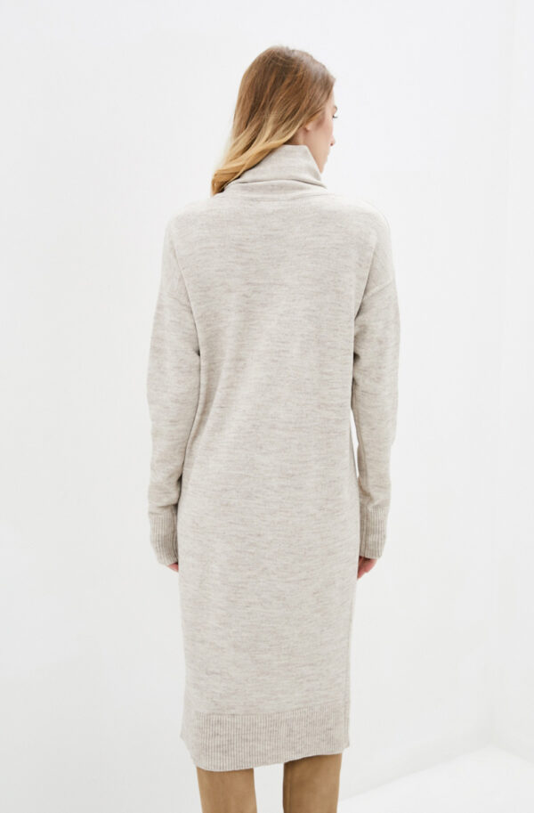 В'язане плаття бежеве з коміром-хомутом | 76509