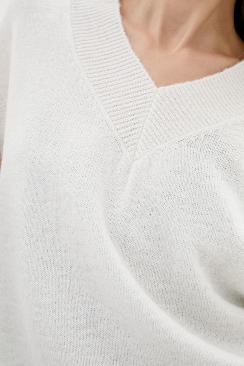 Подовжений в'язаний жилет білий | 76526 Подовжений в'язаний жилет білий | 76526