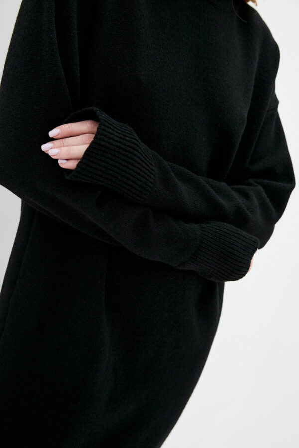 В'язане плаття чорне з коміром-хомутом | 76512
