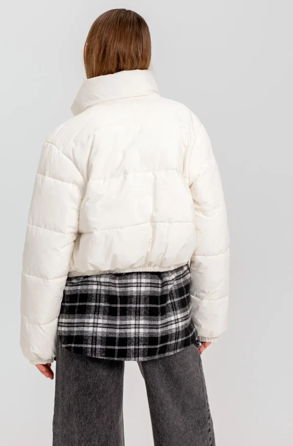 Куртка коротка молочна з високим коміром | 78304