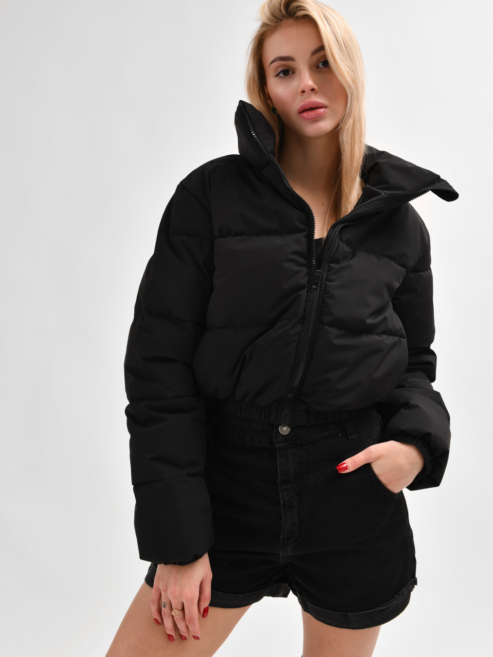 Куртка коротка чорна з високим коміром | 78282 Куртка коротка чорна з високим коміром | 78282