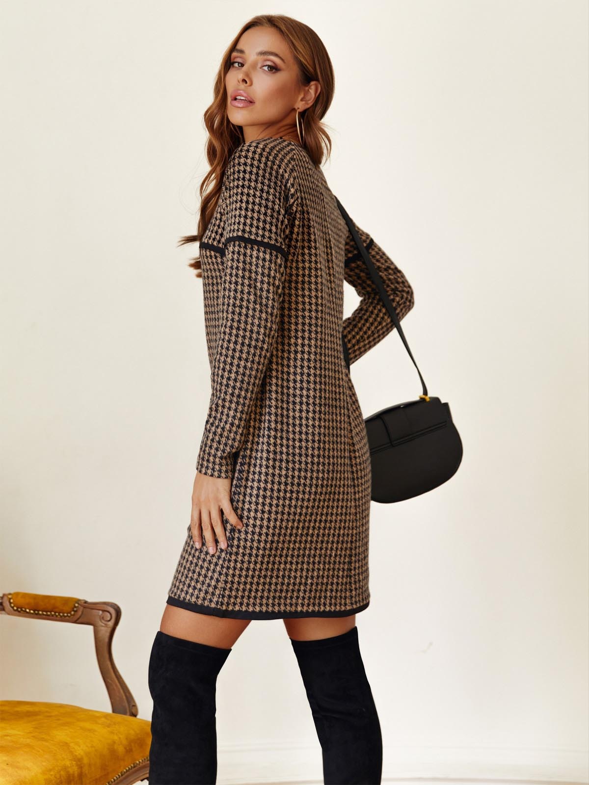 Плаття-трапеція в гусячу лапку бежеве | 77757 Плаття-трапеція в гусячу лапку бежеве | 77757