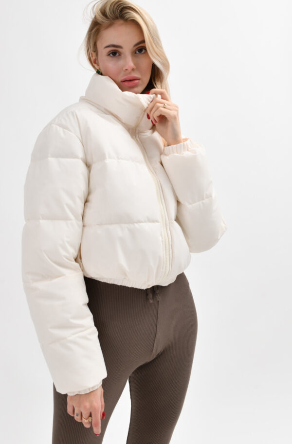 Куртка коротка молочна з високим коміром | 78304