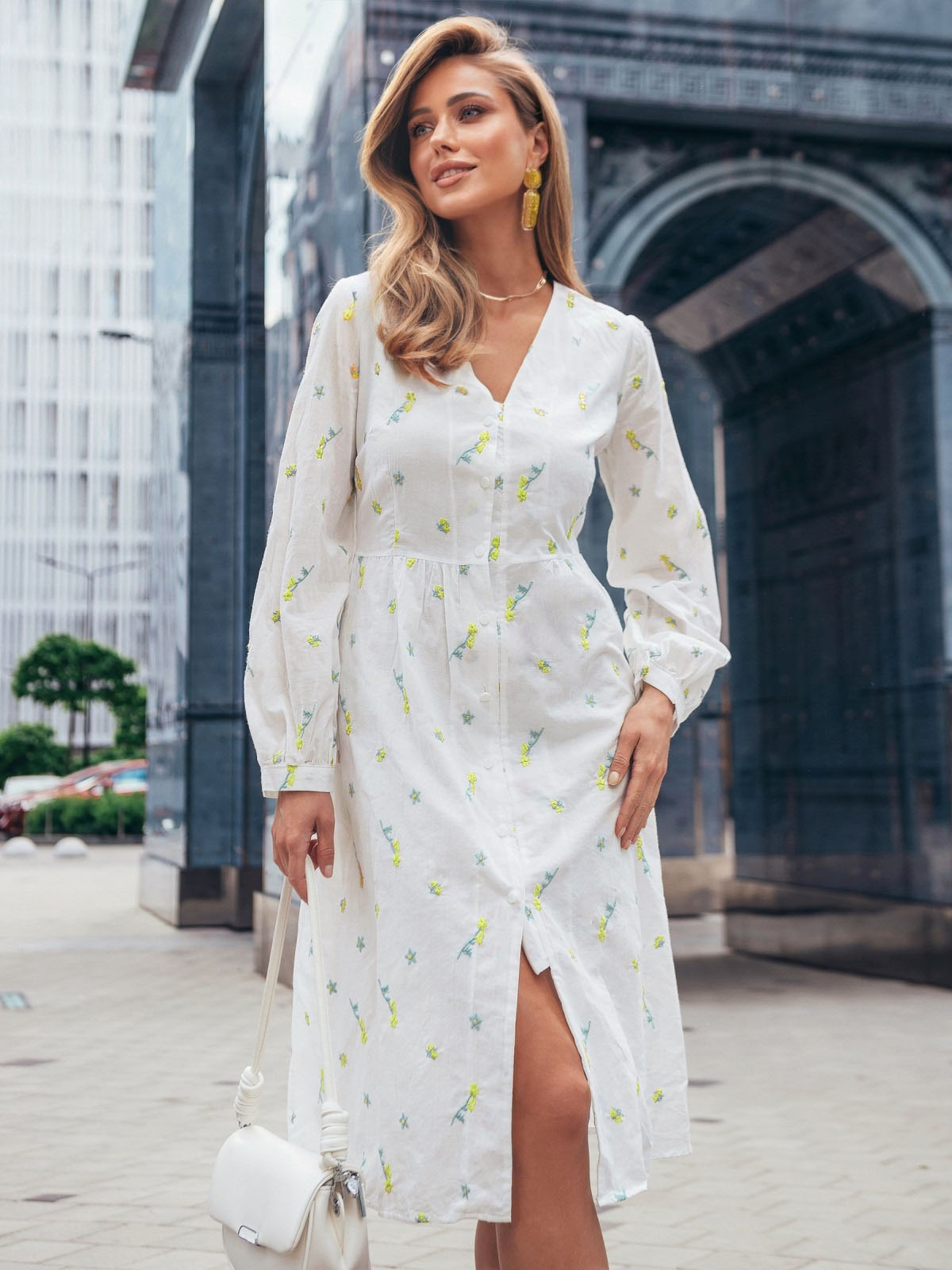 Сукня молочна з жовтою вишивкою | 79689