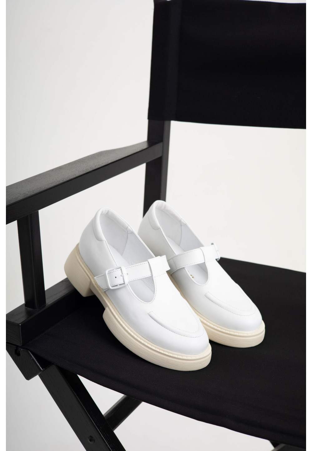 Жіночі шкіряні лофери білі з пряжкою | 78819 Жіночі шкіряні лофери білі з пряжкою | 78819