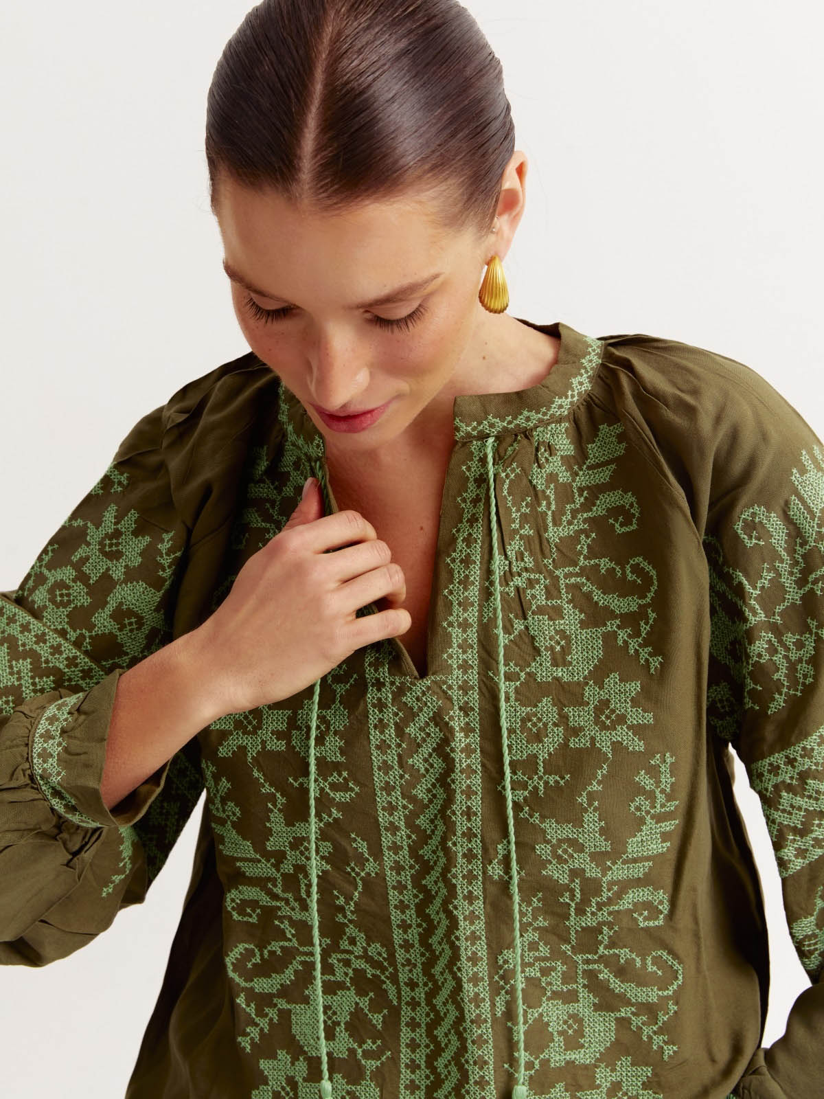 Бавовняна вишиванка кольору хакі | 79319