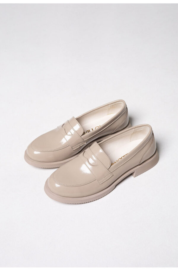 Лаковані туфлі бежеві на низькому ходу | 79519
