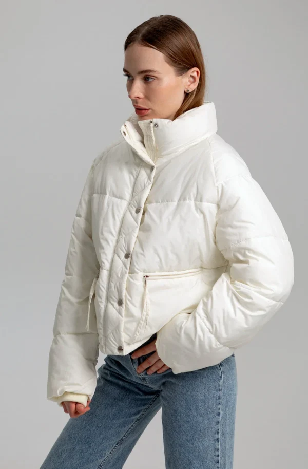 Демісезонна коротка куртка oversize молочна | 78403