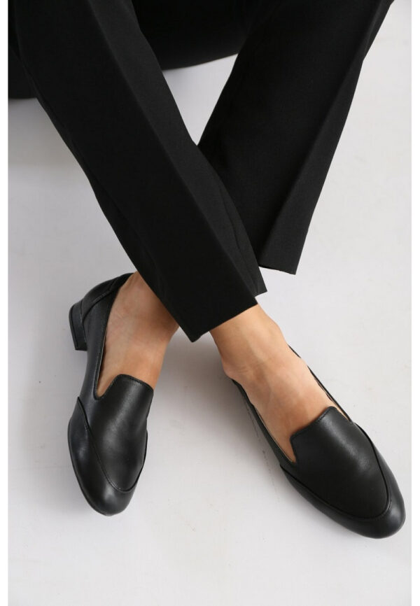 Жіночі шкіряні туфлі лофери чорні | 78693
