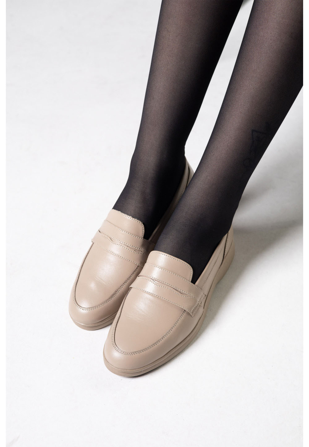 Жіночі шкіряні туфлі бежеві | 79490 Жіночі шкіряні туфлі бежеві | 79490