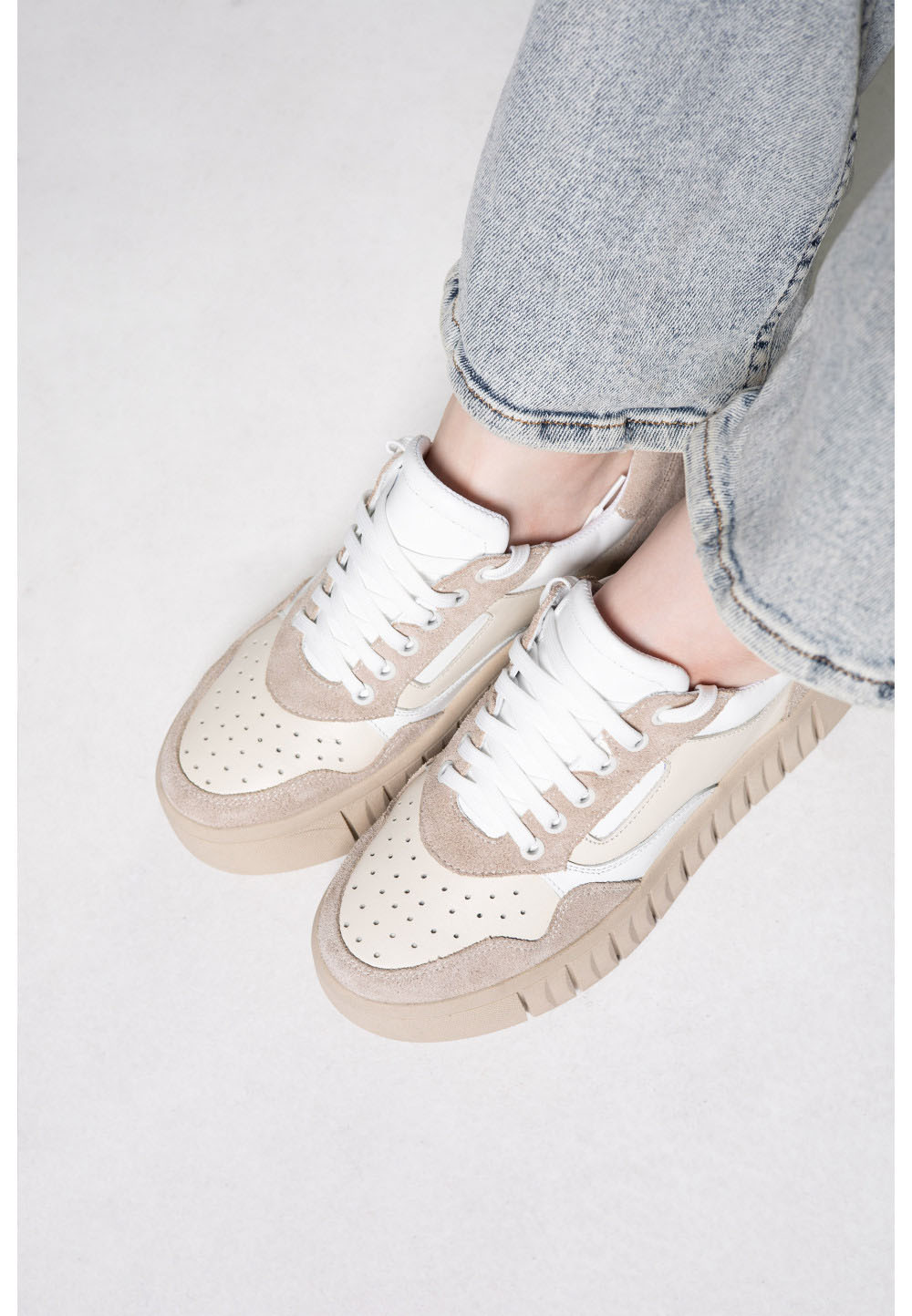 Жіночі кеди на платформі бежево-білі | 79402