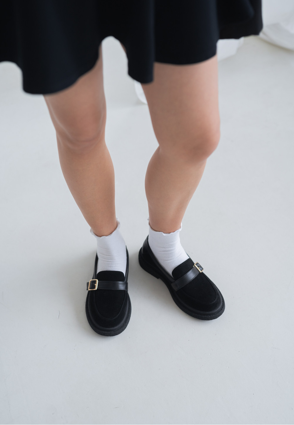 Жіночі замшеві туфлі чорні з пряжкою | 78669