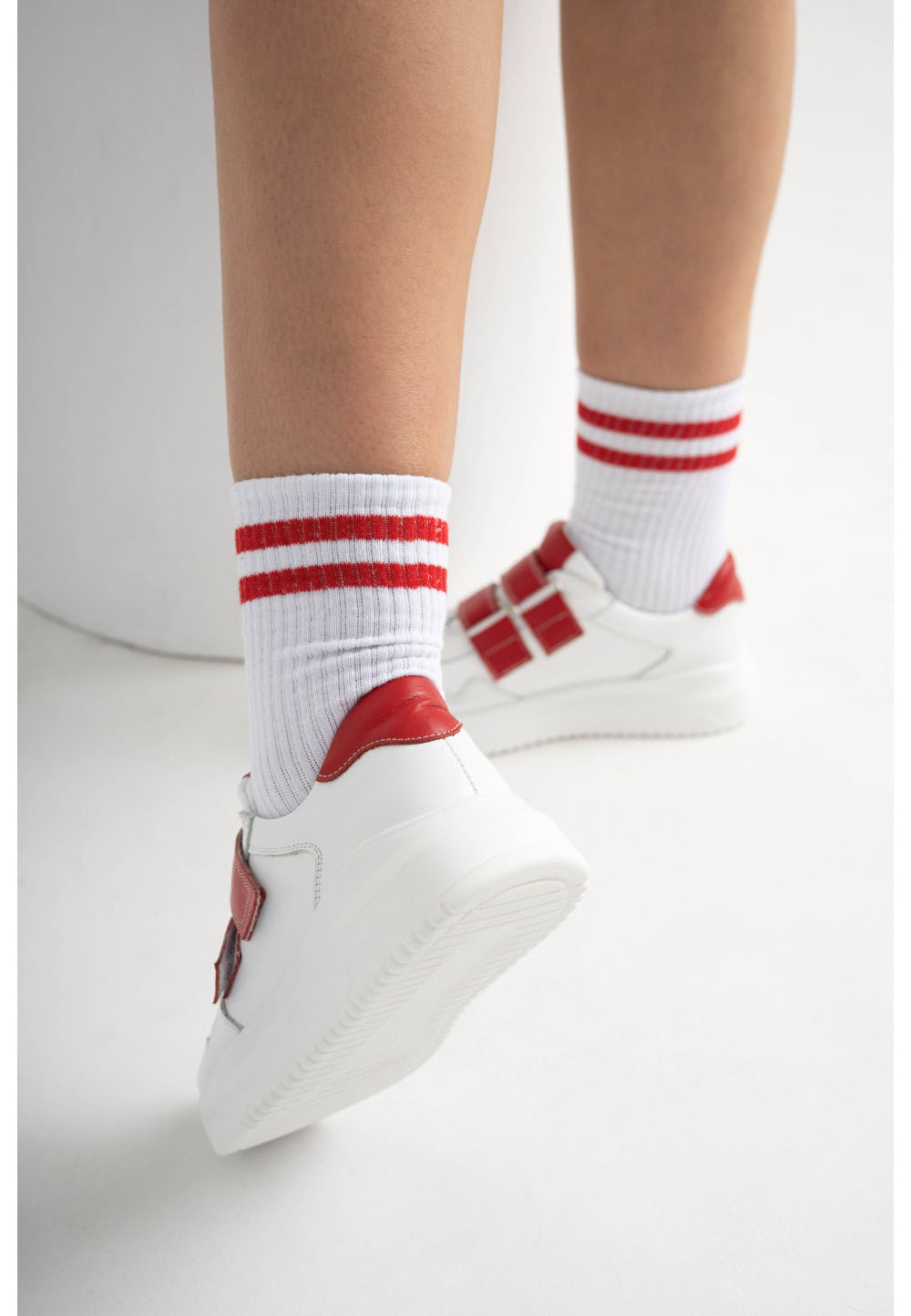 Шкіряні білі кеди з червоними липучками | 79438 Шкіряні білі кеди з червоними липучками | 79438