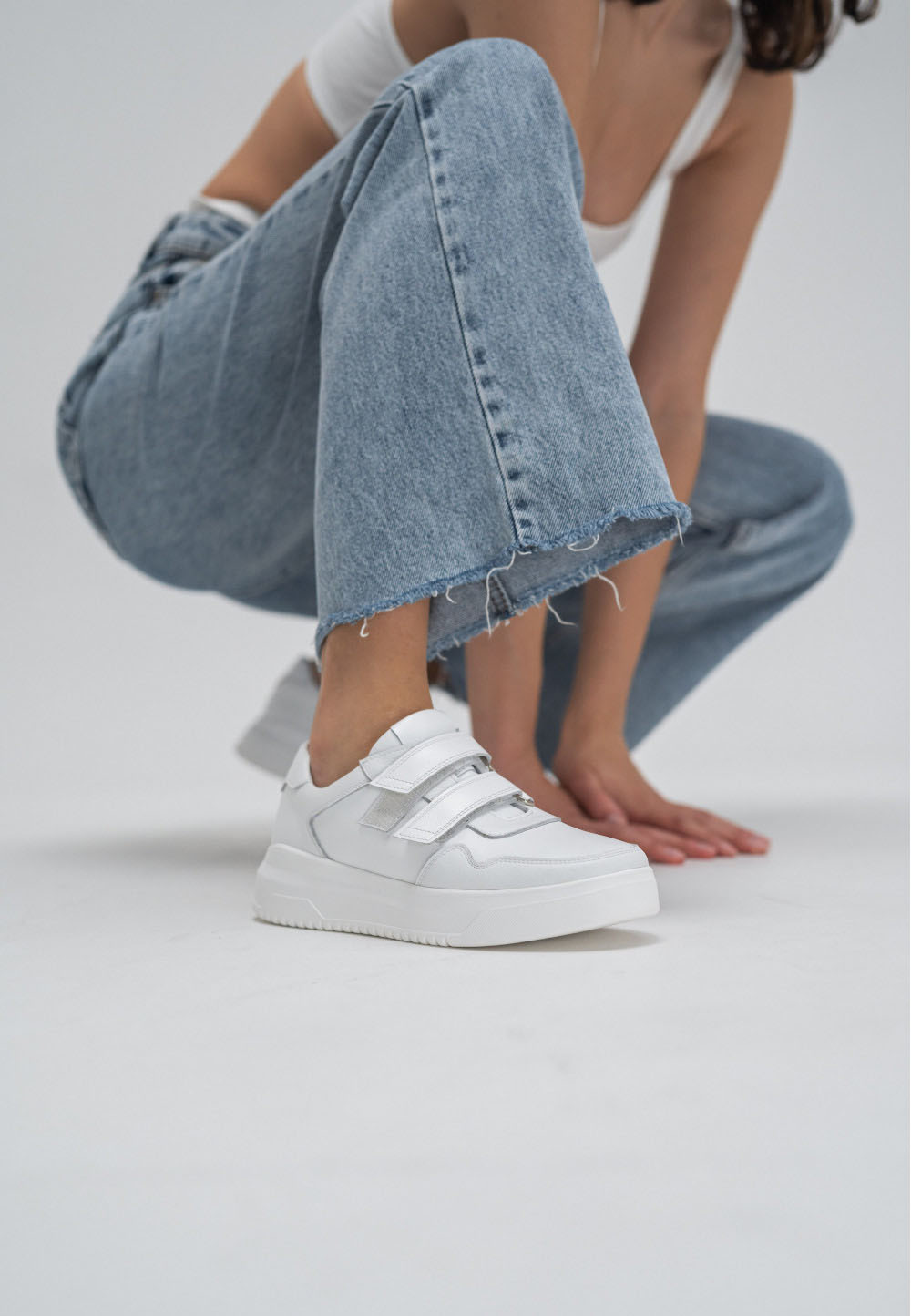 Жіночі шкіряні кеди на липучках білі | 79415