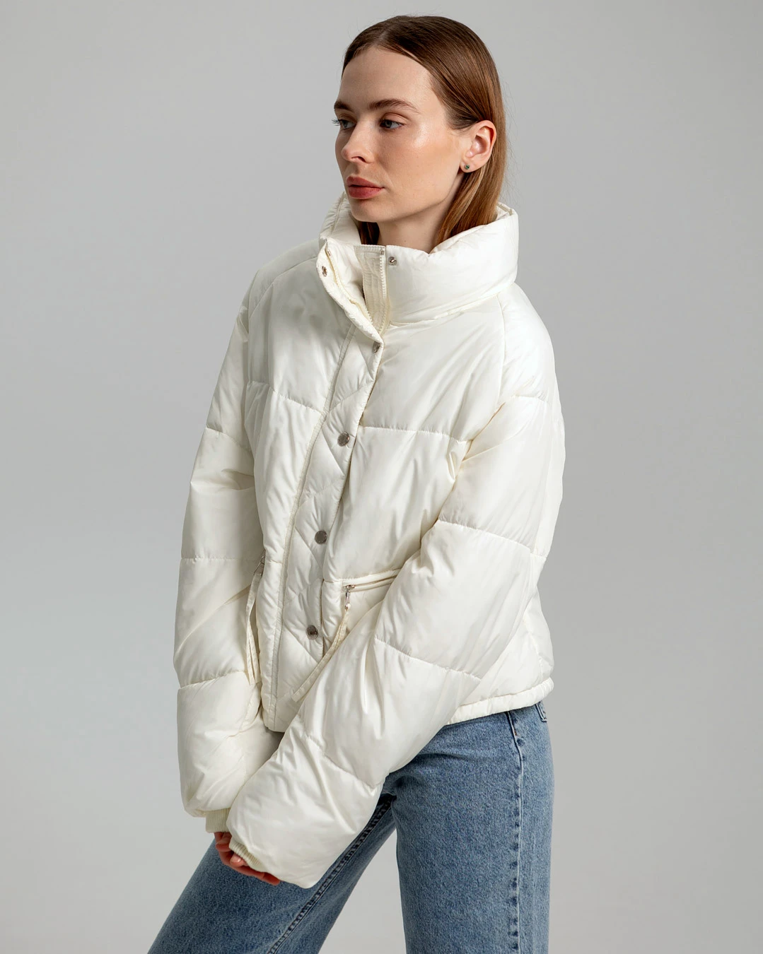 Демісезонна коротка куртка oversize молочна | 78403