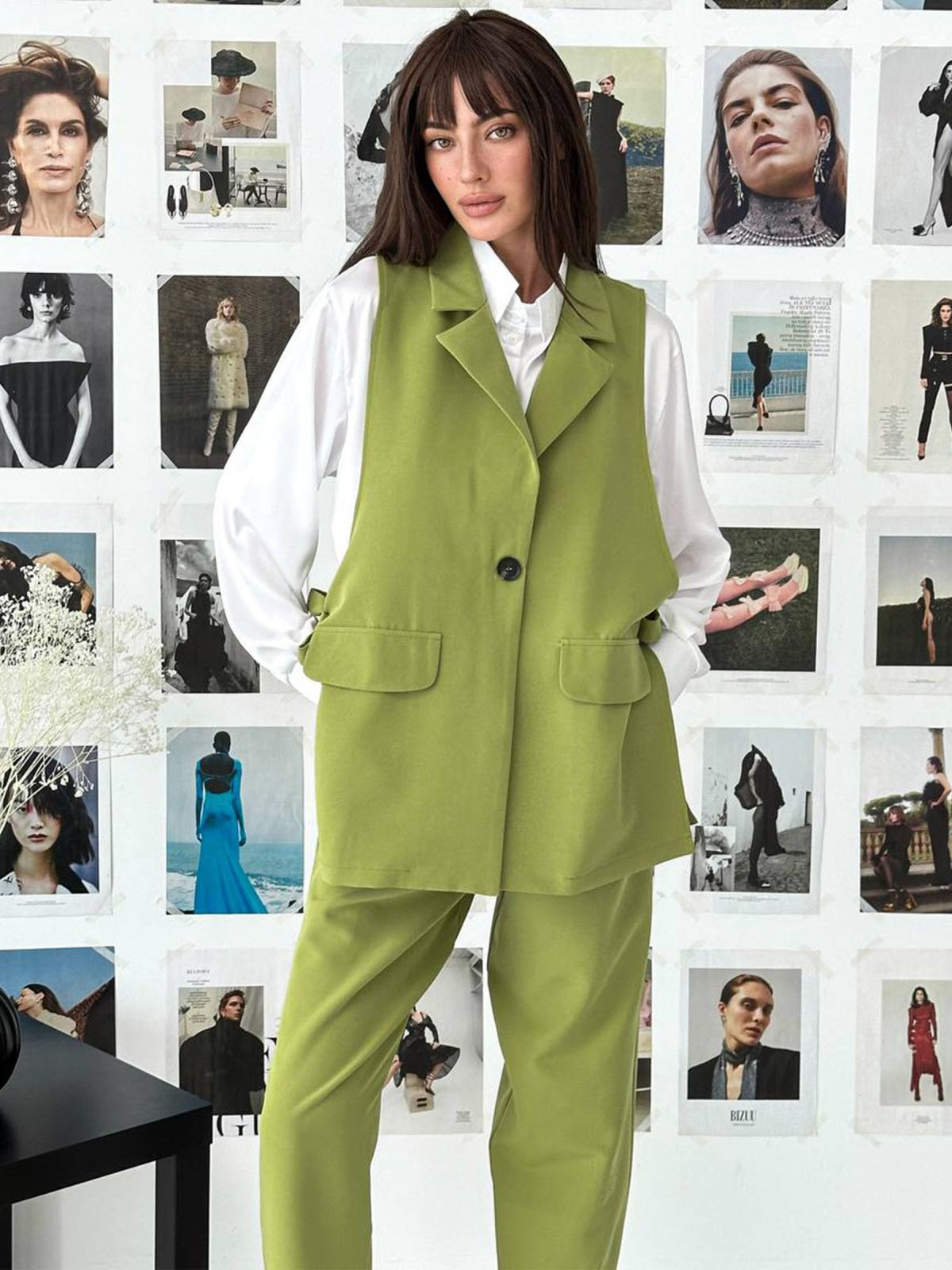 Костюм зі штанами та жилетом оливковий | 81001