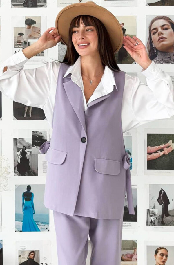 Костюм зі штанами та жилетом бузковий | 81009