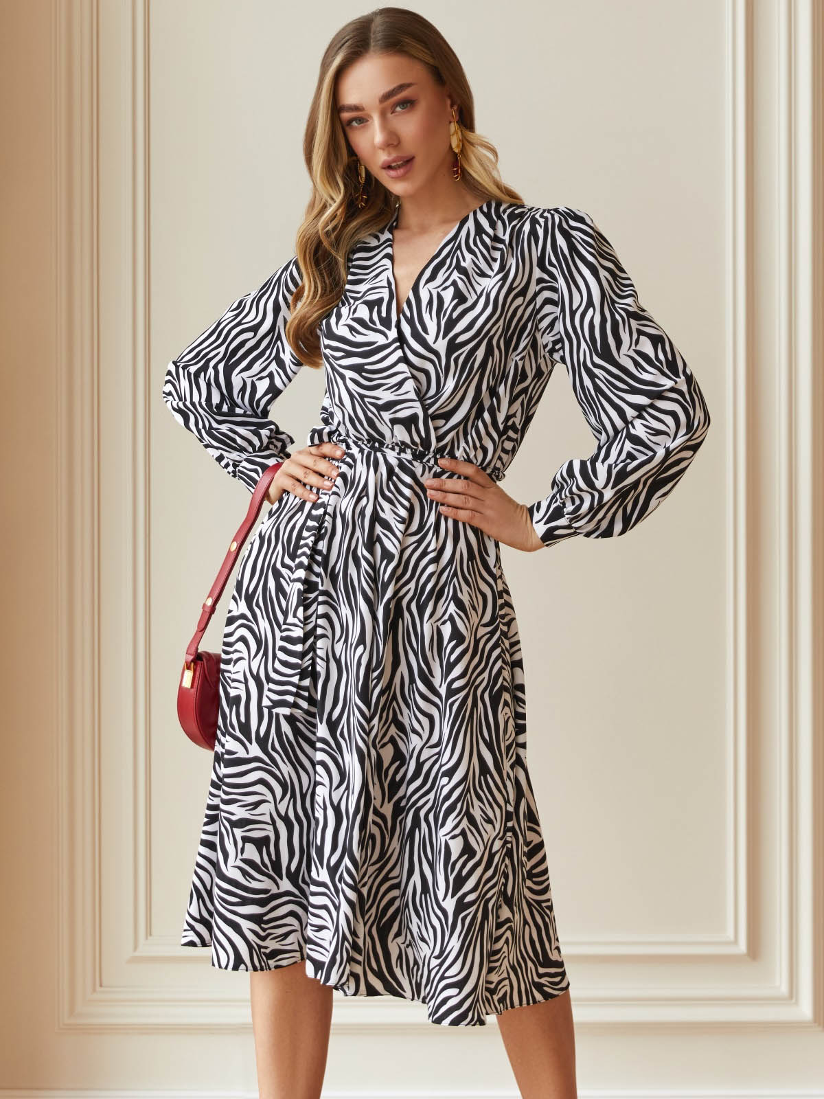 Сукня розкльошена чорно-біла в принт | 79869 Сукня розкльошена чорно-біла в принт | 79869