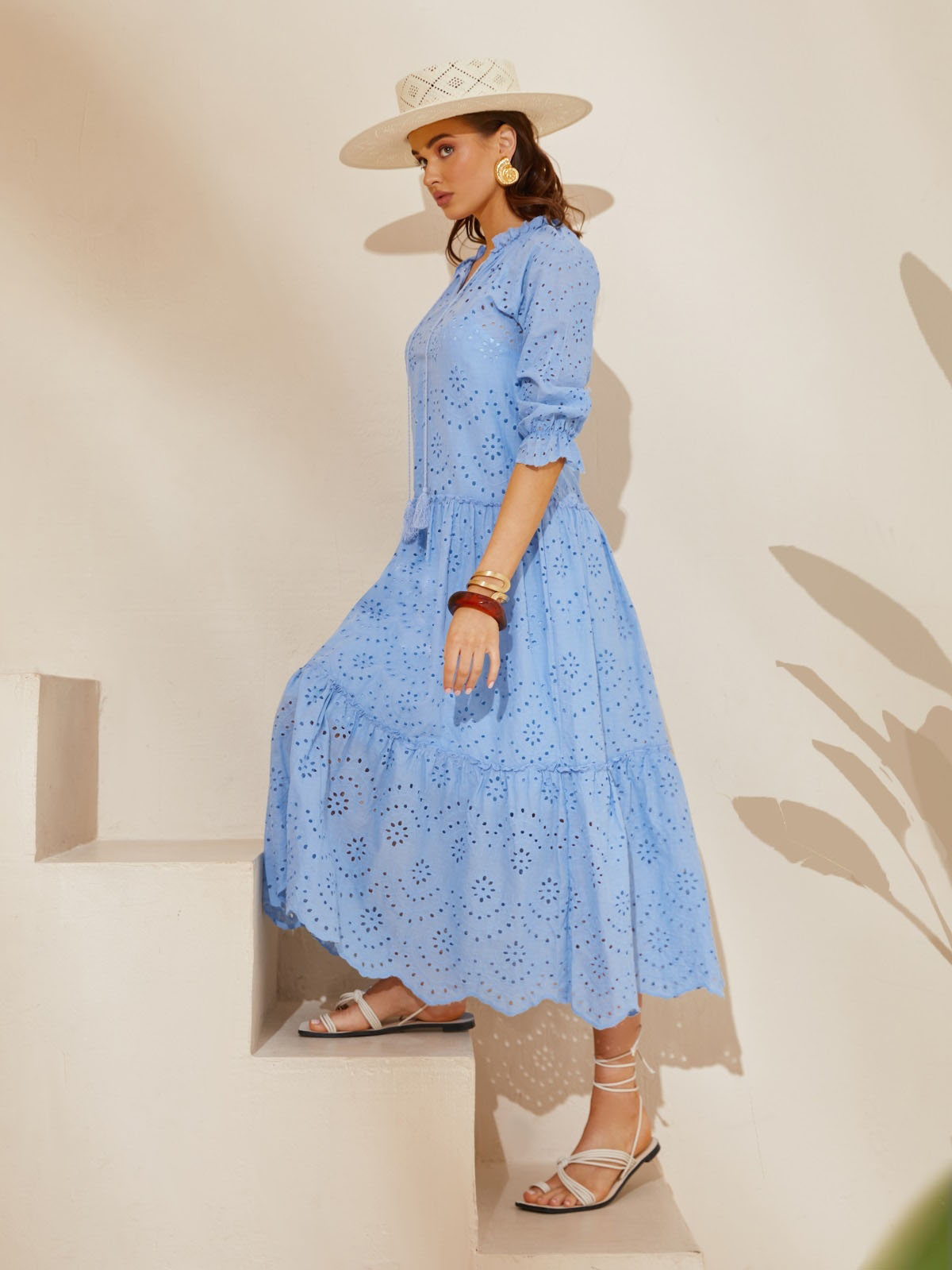 Літня сукня з прошви блакитна вільного крою | 80103