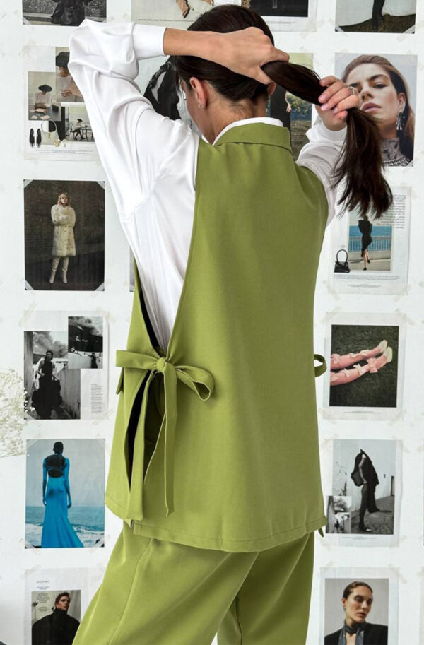 Костюм зі штанами та жилетом оливковий | 81001