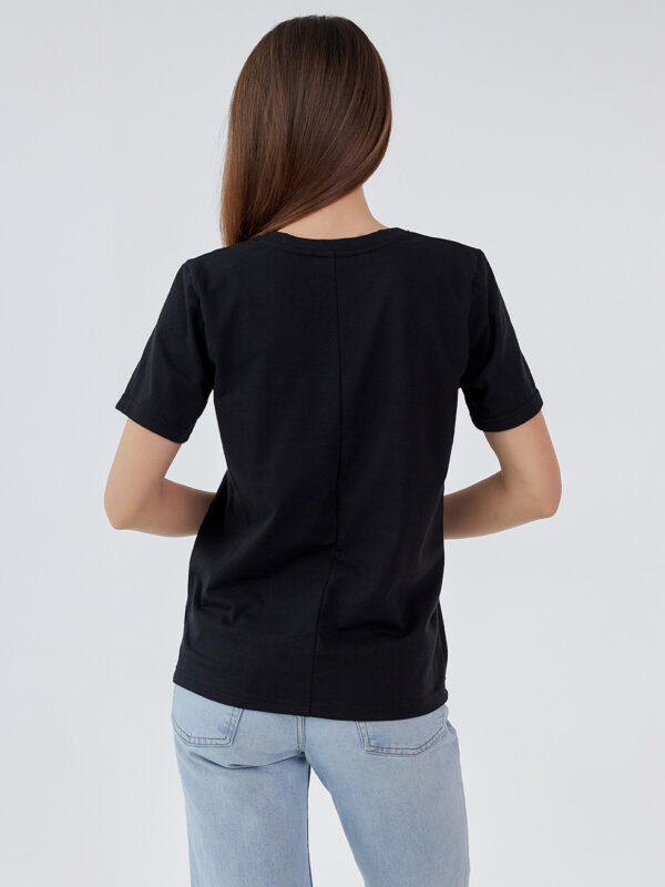 Жіноча футболка з гербом чорна | 80752