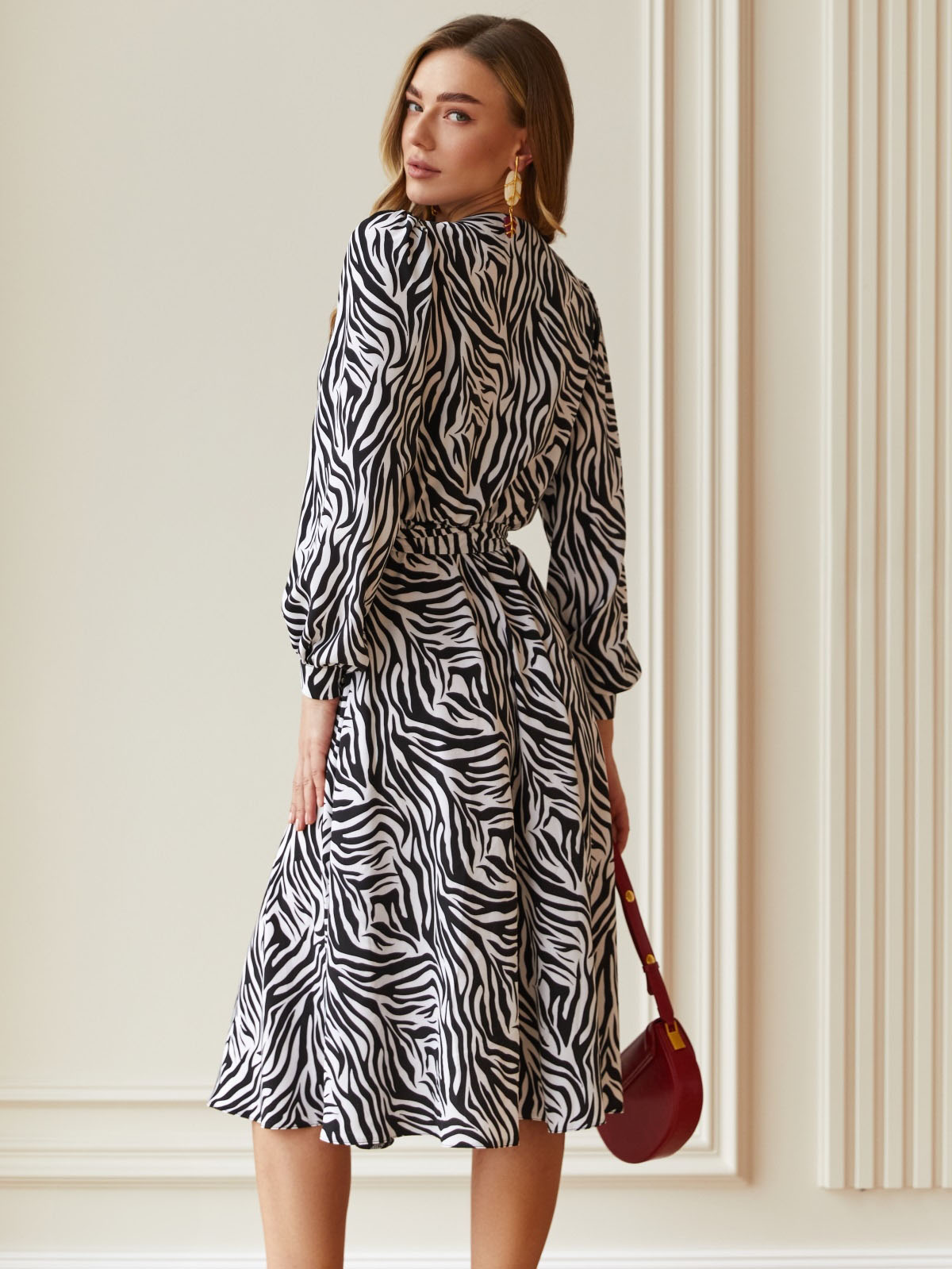 Сукня розкльошена чорно-біла в принт | 79869 Сукня розкльошена чорно-біла в принт | 79869