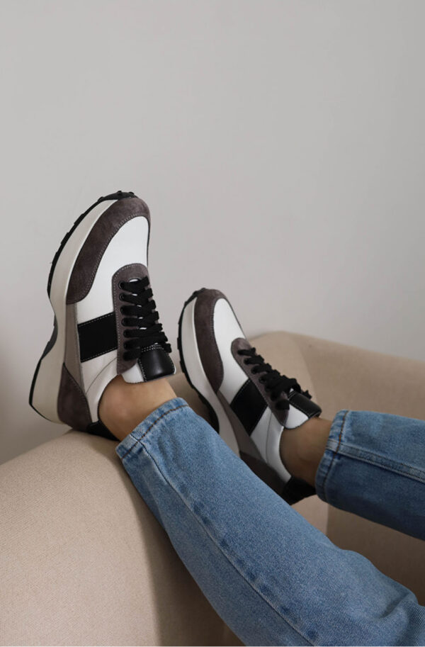 Жіночі кросівки біло-сірі зі вставками замші | 80323