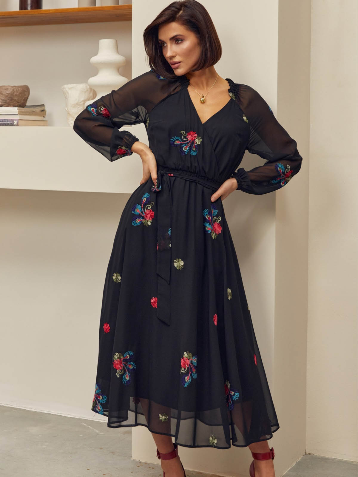 Довга шифонова сукня чорна з вишивкою | 79966