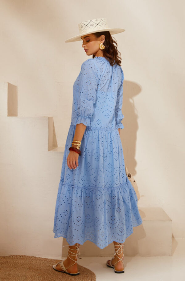 Літня сукня з прошви блакитна вільного крою | 80103