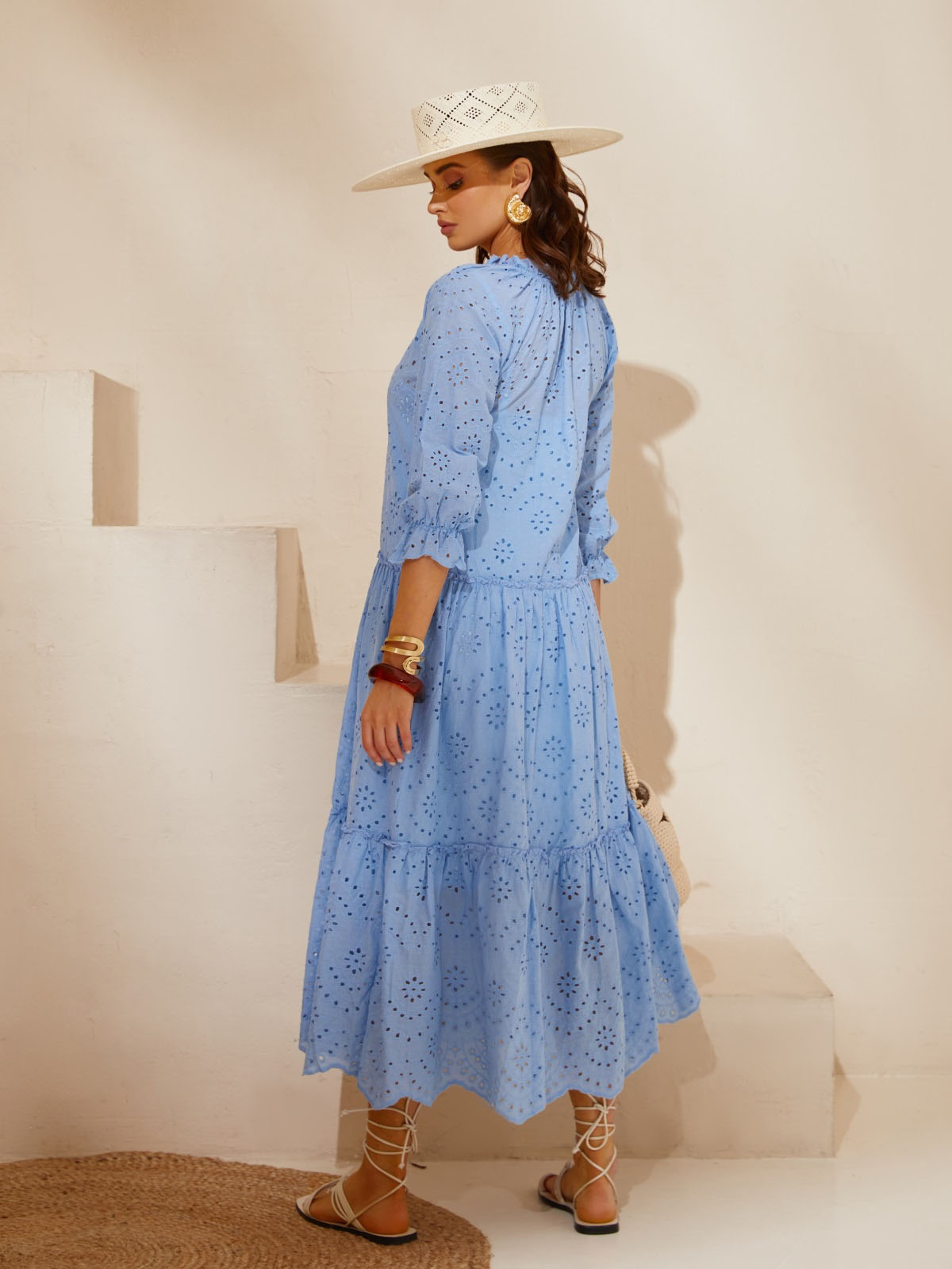 Літня сукня з прошви блакитна вільного крою | 80103