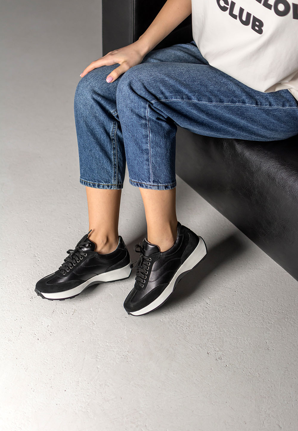 Жіночі кросівки чорні зі вставками замші | 80379 Жіночі кросівки чорні зі вставками замші | 80379