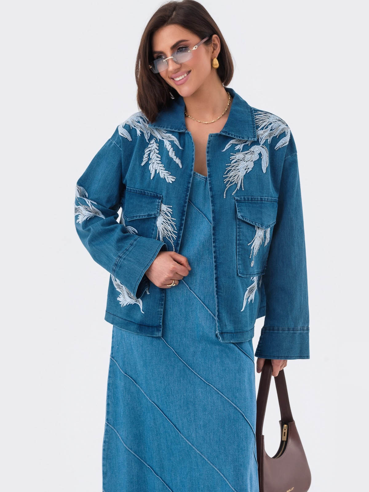 Джинсова куртка блакитна з вишивкою оверсайз | 81922 Джинсова куртка блакитна з вишивкою оверсайз | 81922