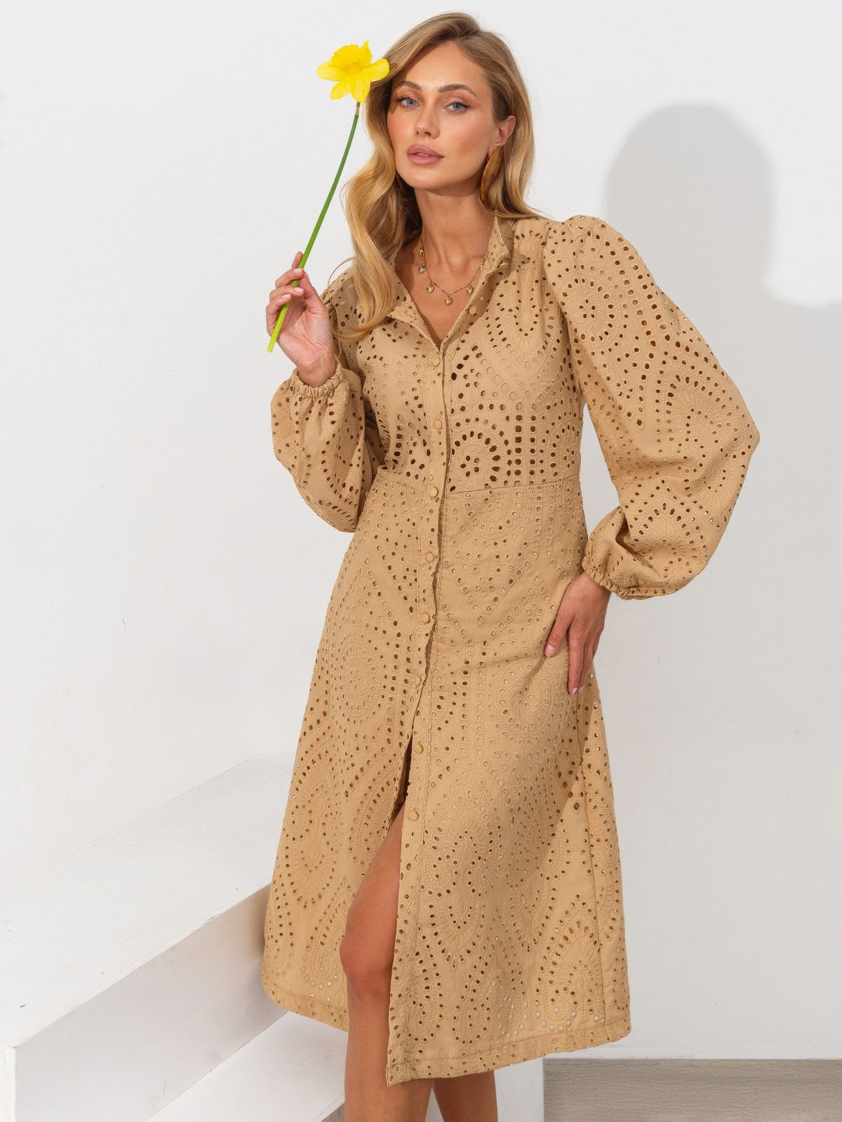 Літня сукня з прошви кольору кемел | 81460