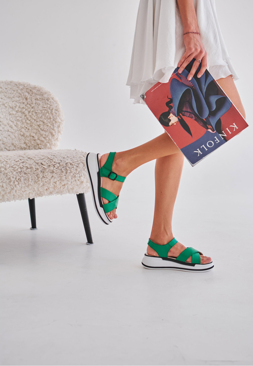 Жіночі шкіряні зелені босоніжки з пряжкою | 82106 Жіночі шкіряні зелені босоніжки з пряжкою | 82106