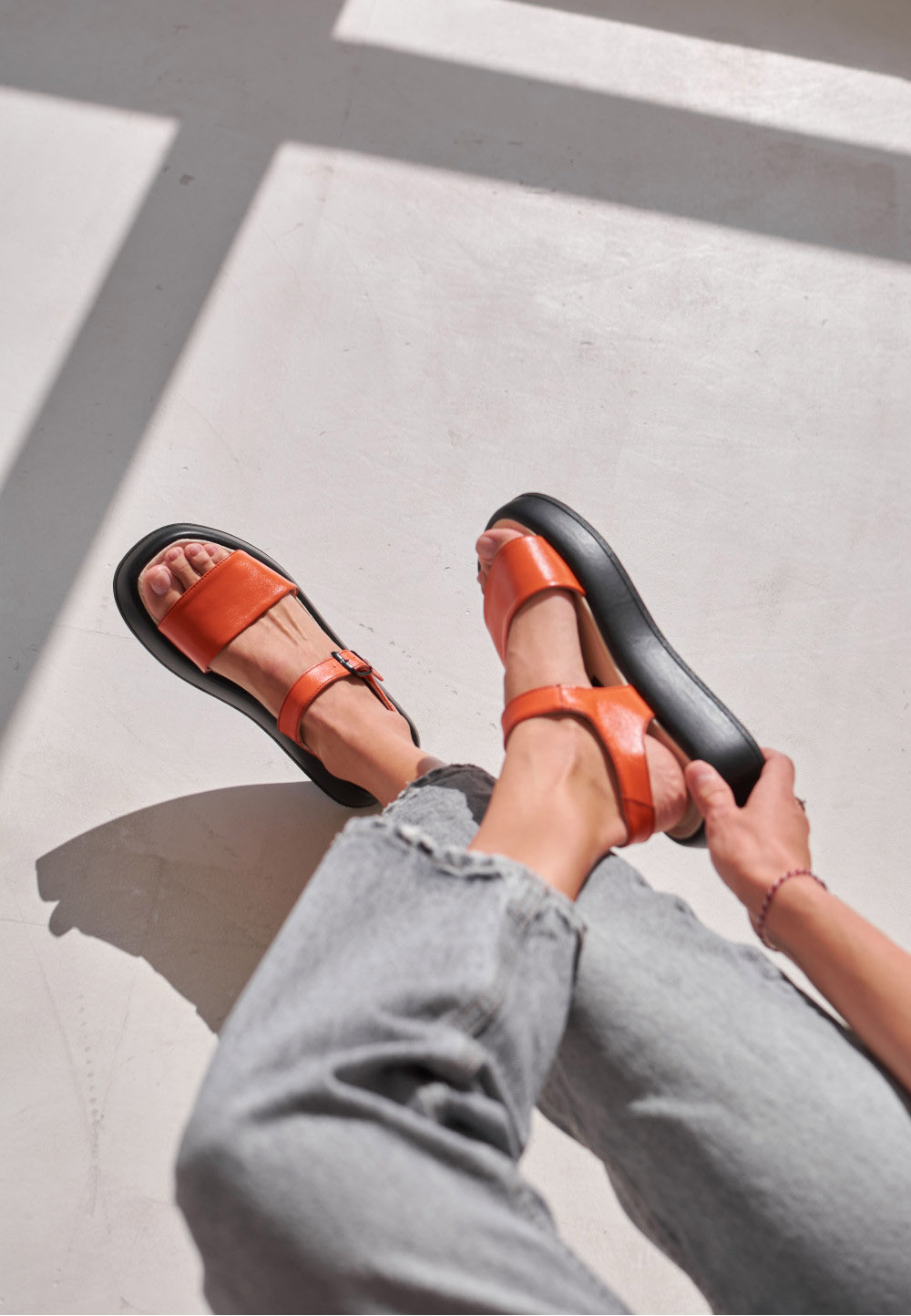 Жіночі помаранчеві босоніжки з пряжкою | 82093 Жіночі помаранчеві босоніжки з пряжкою | 82093