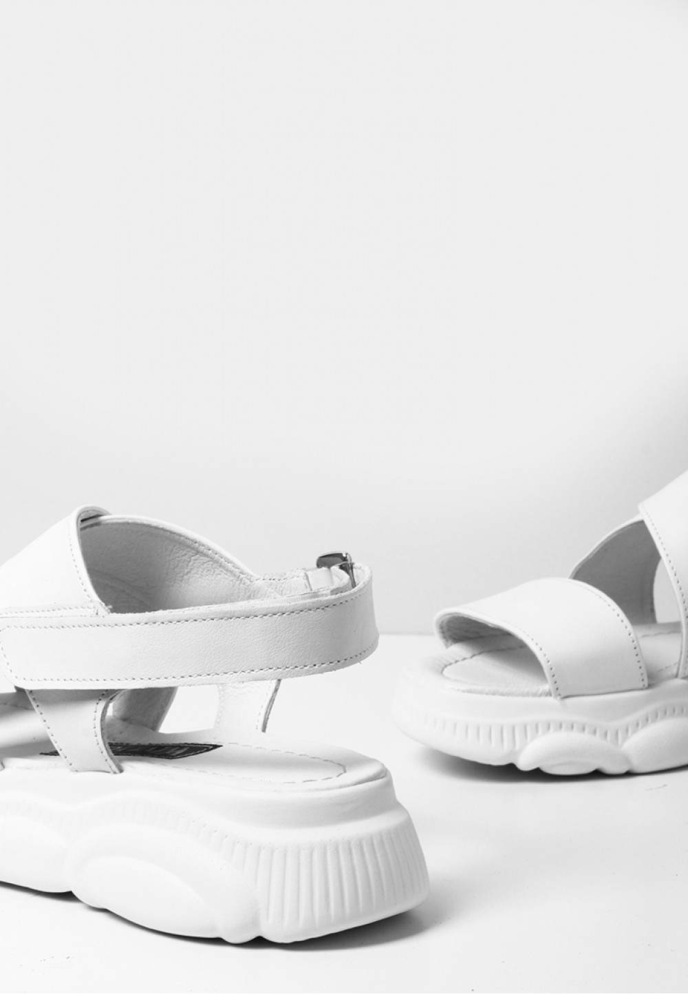 Шкіряні босоніжки білі у спортивному стилі | 81752 Шкіряні босоніжки білі у спортивному стилі | 81752