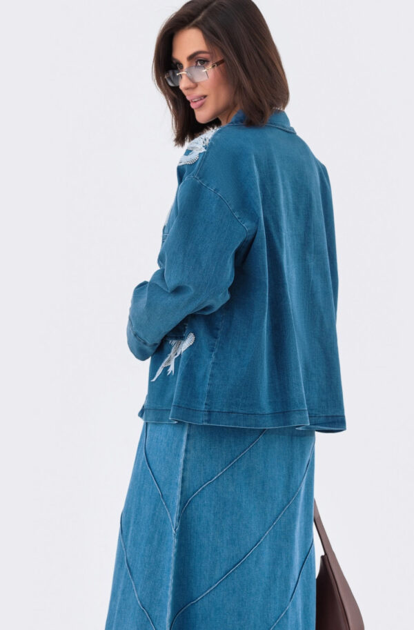 Джинсова куртка блакитна з вишивкою оверсайз | 81922