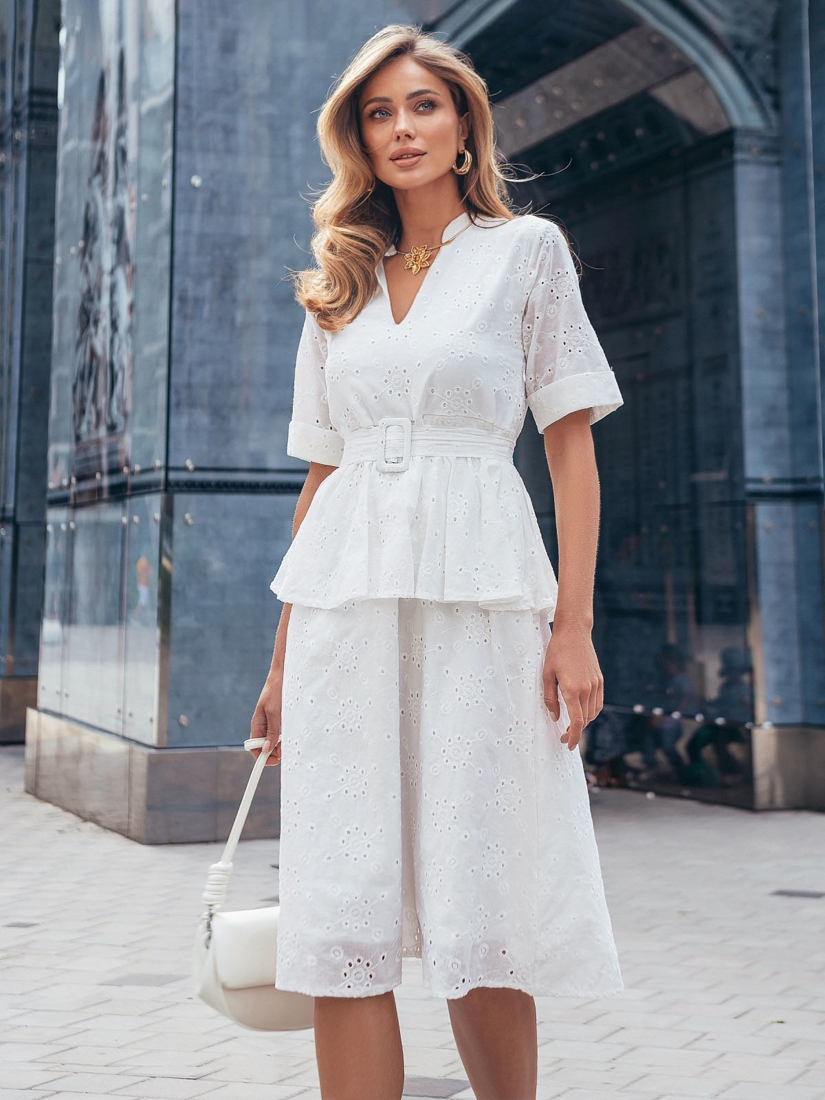 Повсякденна сукня біла з прошви з баскою | 82782 Повсякденна сукня біла з прошви з баскою | 82782