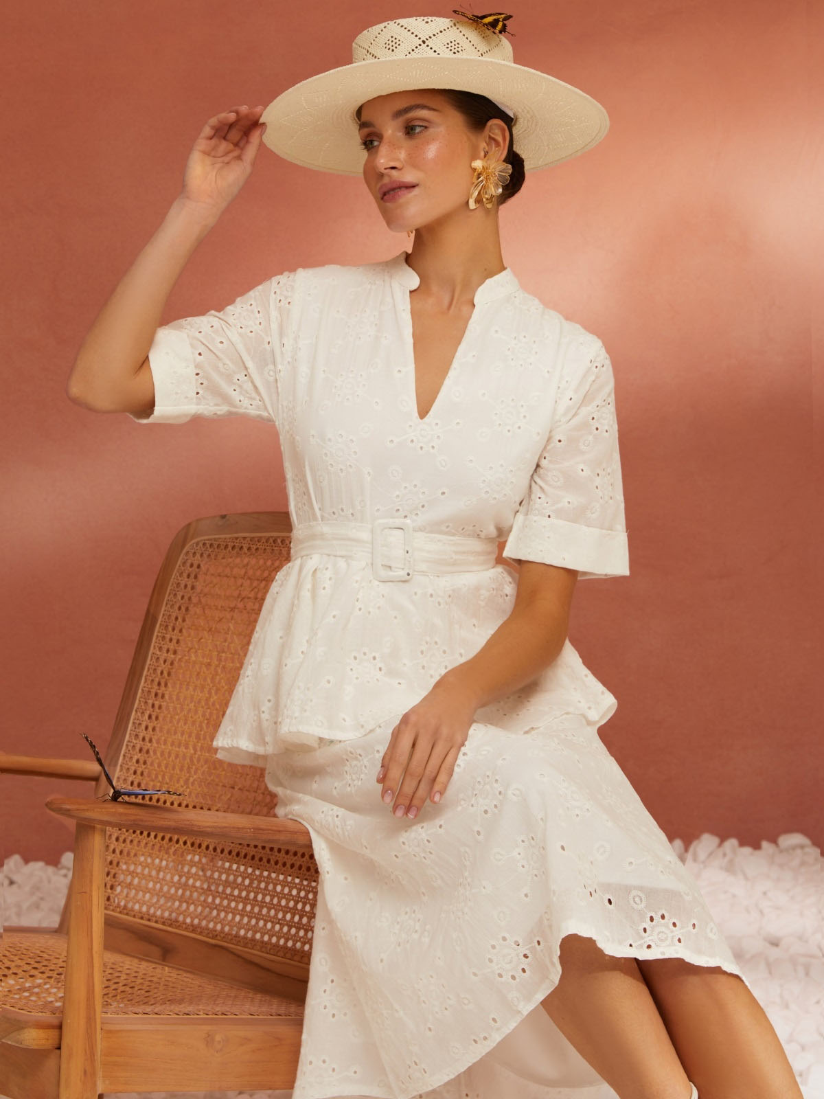 Повсякденна сукня біла з прошви з баскою | 82782 Повсякденна сукня біла з прошви з баскою | 82782