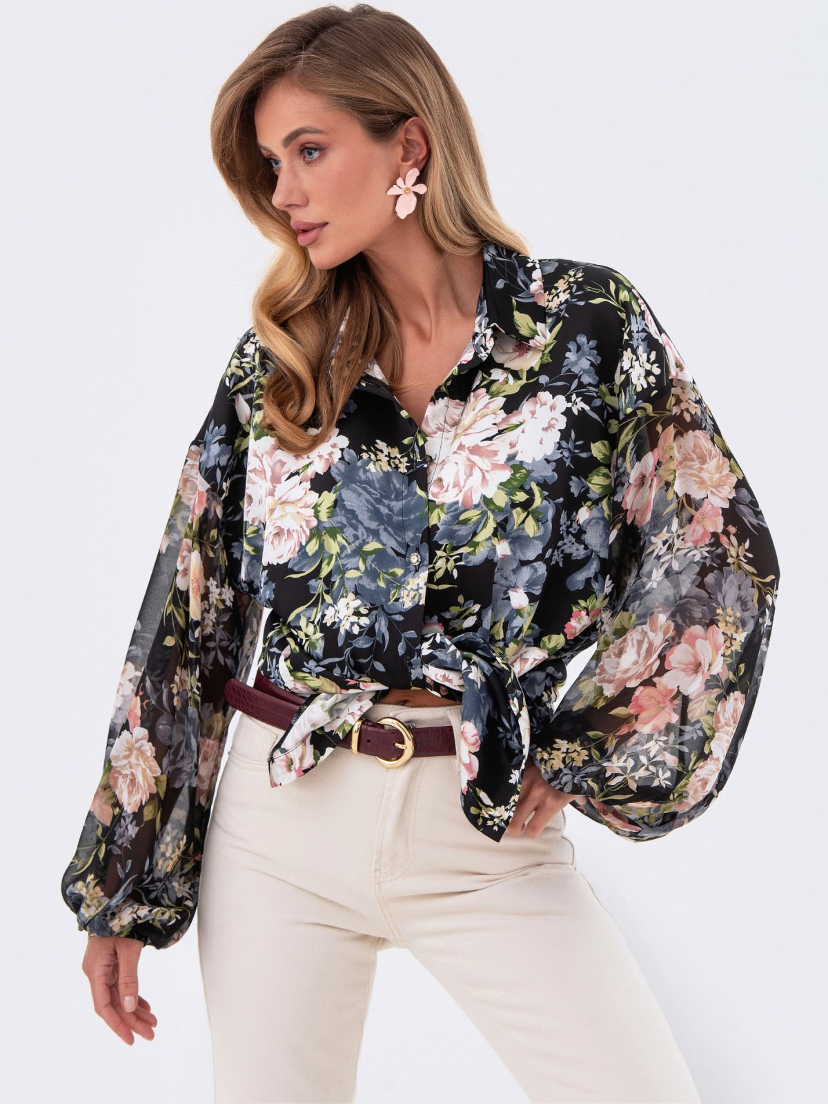 Подовжена атласна блузка чорна в квіти | 82432 Подовжена атласна блузка чорна в квіти | 82432