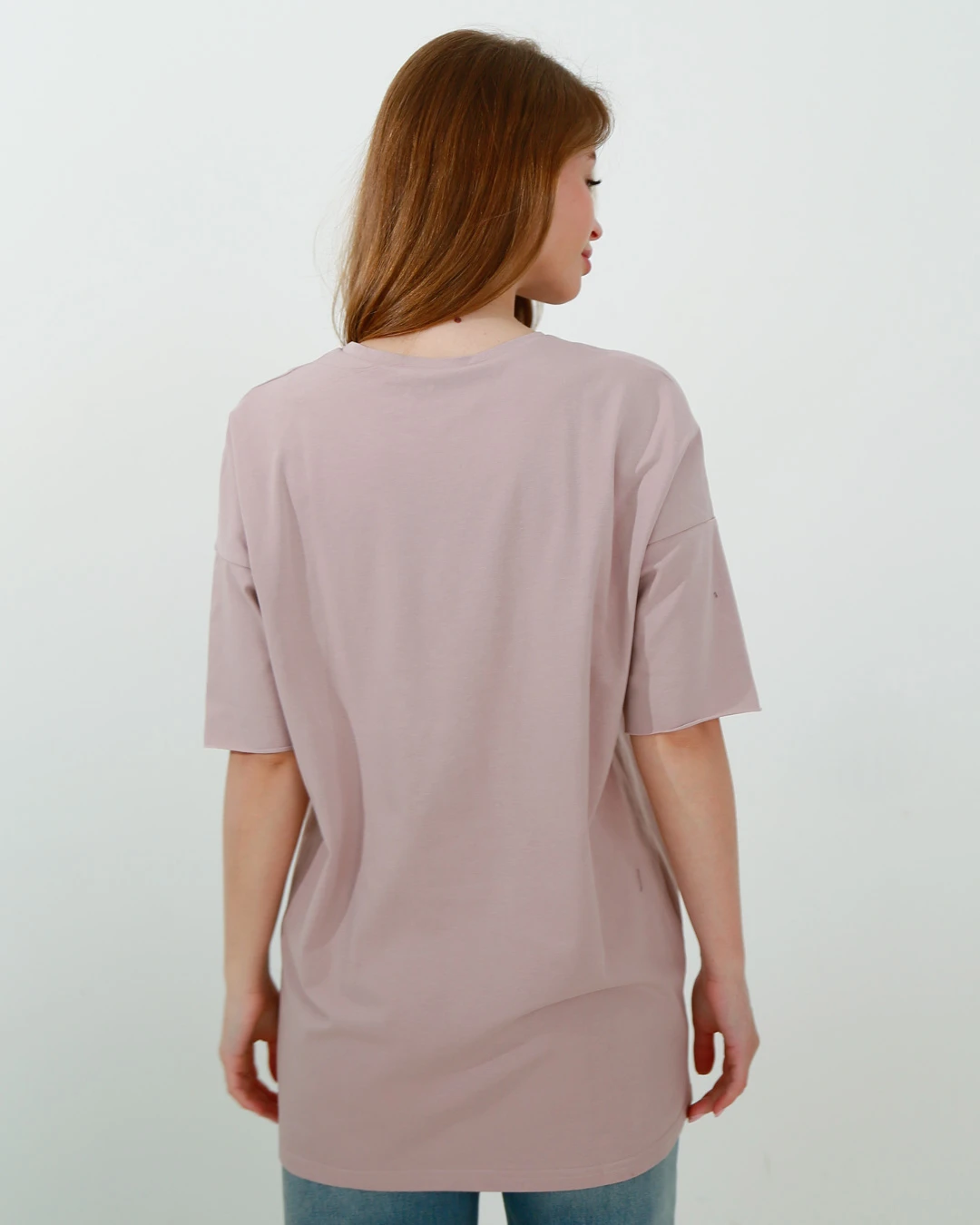 Жіноча подовжена футболка пудрова з поясом | 83199