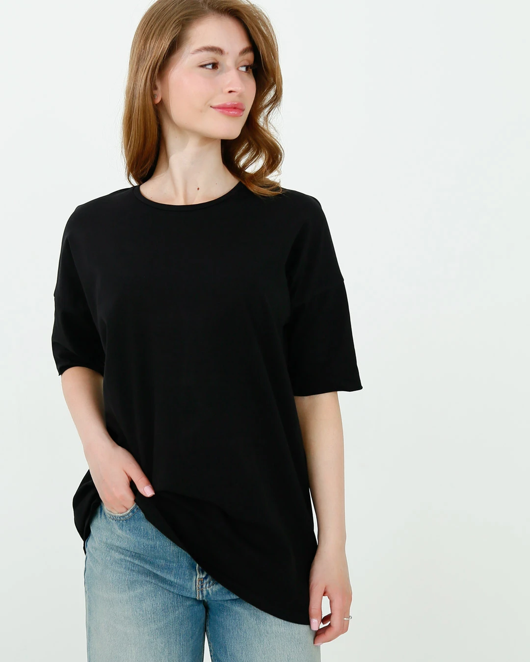 Жіноча подовжена футболка чорна з поясом | 83210