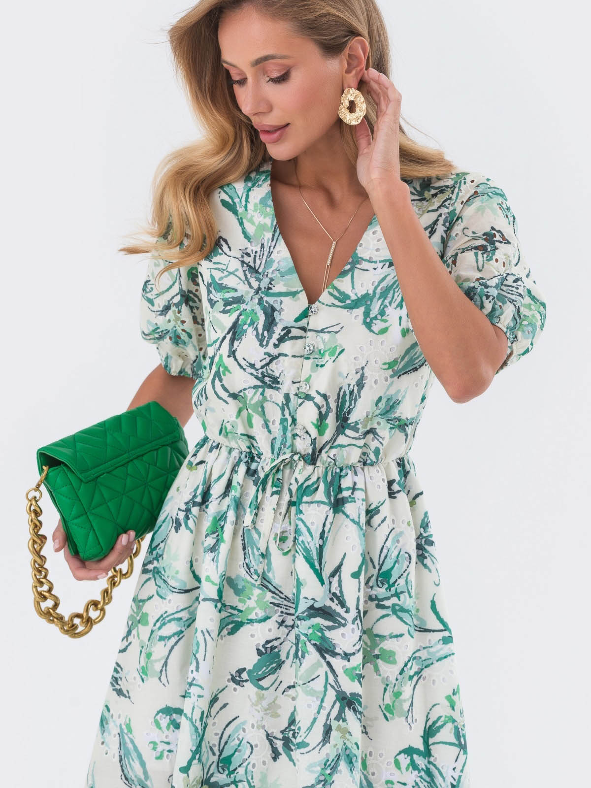 Літня сукня з прошви біла в зелений принт | 82451