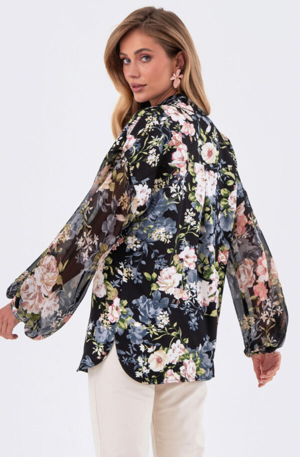 Подовжена атласна блузка чорна в квіти | 82432