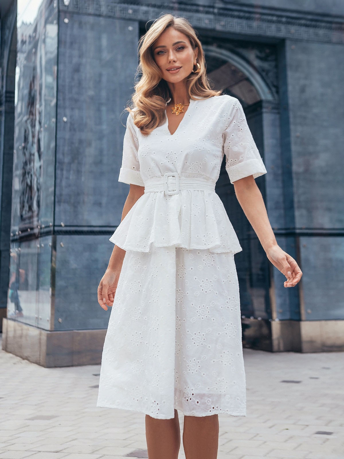 Повсякденна сукня біла з прошви з баскою | 82782 Повсякденна сукня біла з прошви з баскою | 82782