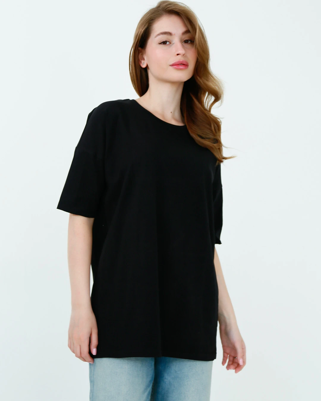 Жіноча подовжена футболка чорна з поясом | 83210