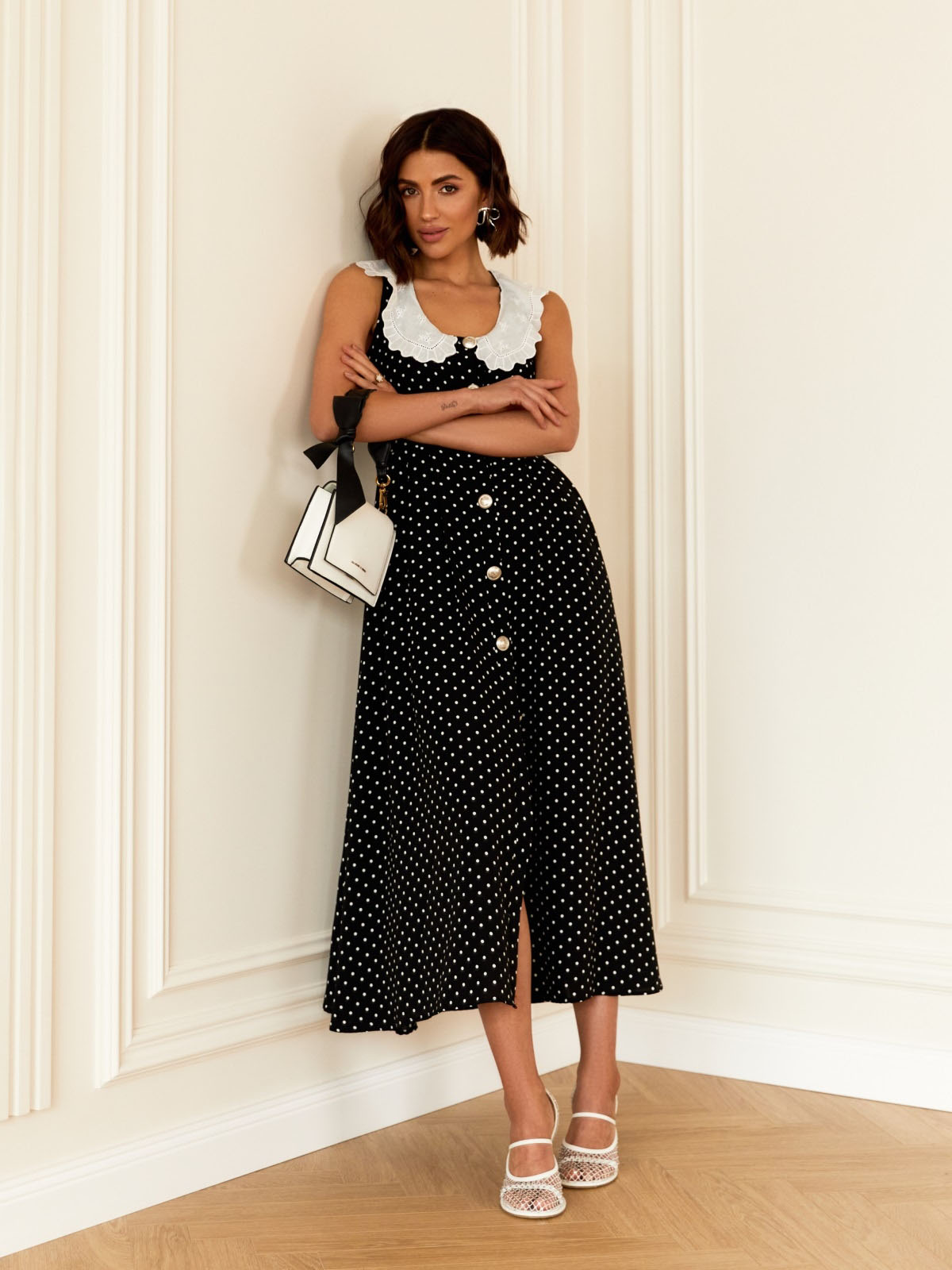 Літня сукня-кльош чорна в горошок без рукавів | 83223 Літня сукня-кльош чорна в горошок без рукавів | 83223