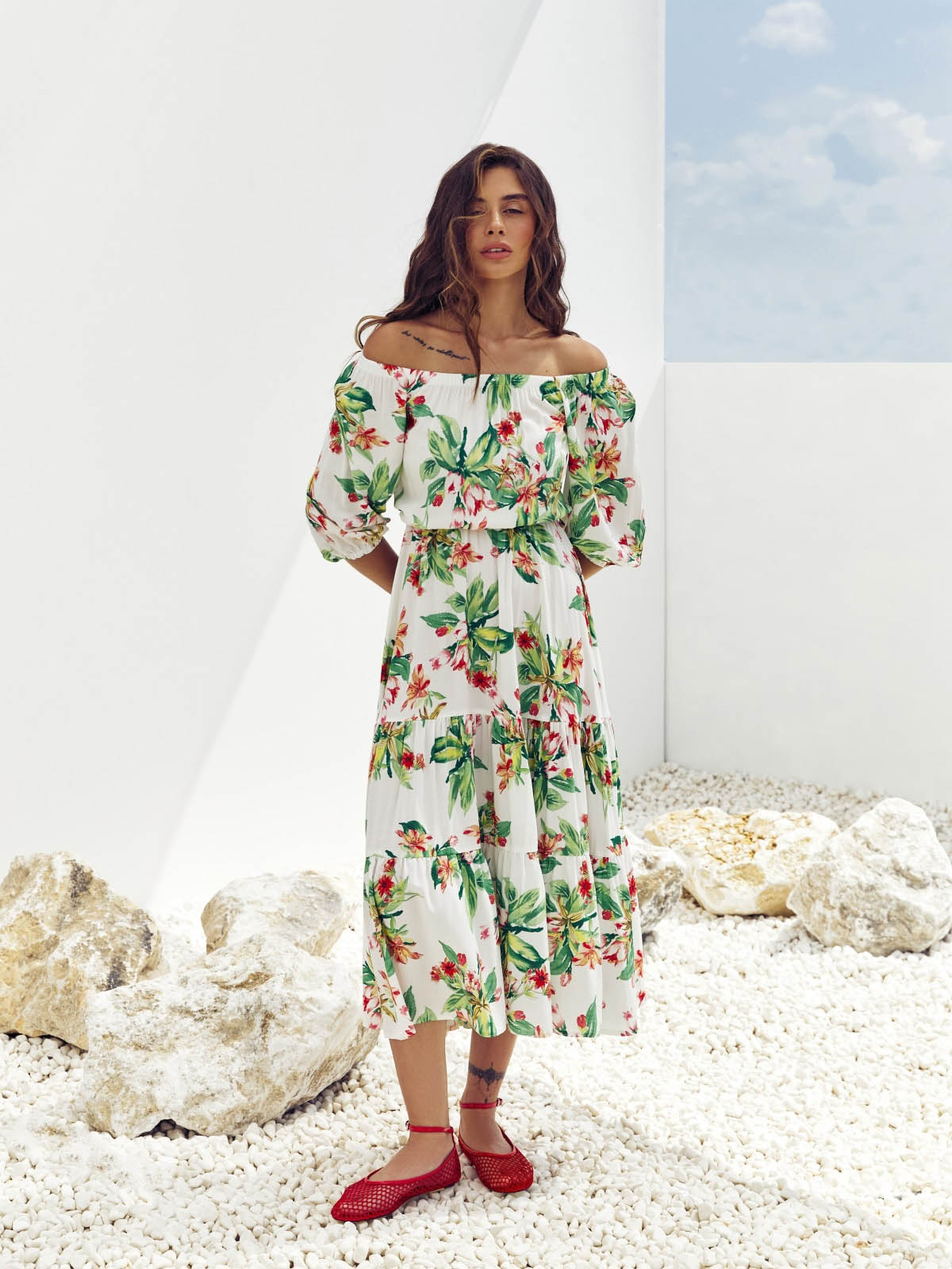 Літня сукня біла в зелений принт зі штапелю | 83955 Літня сукня біла в зелений принт зі штапелю | 83955