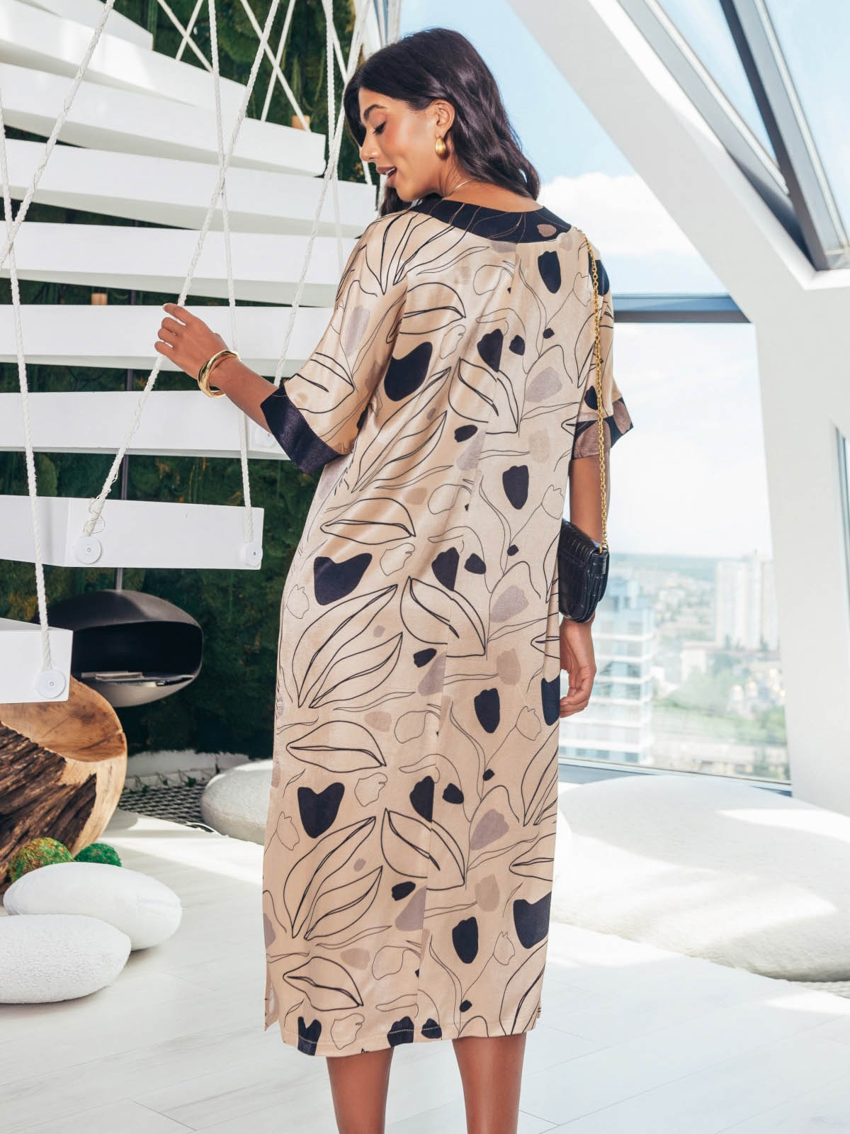 Атласна сукня бежева в принт вільного крою | 83519 Атласна сукня бежева в принт вільного крою | 83519