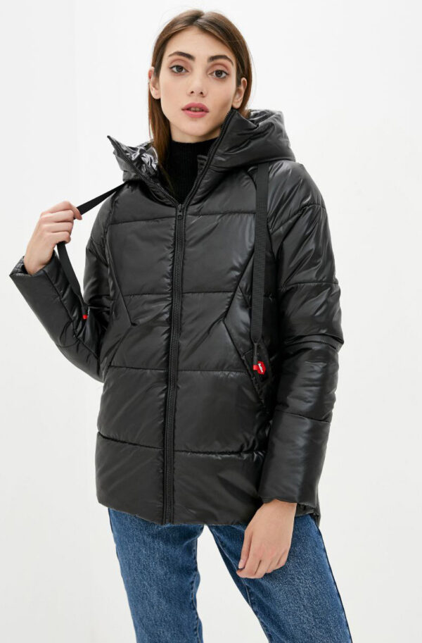 Демісезонна куртка чорна зі вшитим каптуром | 85207